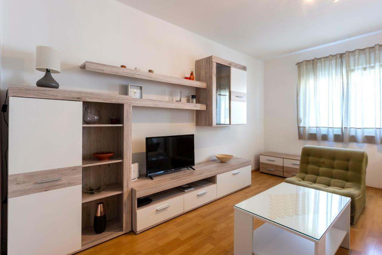 Apartment Anna With Free Private Parking Pula Exteriér fotografie